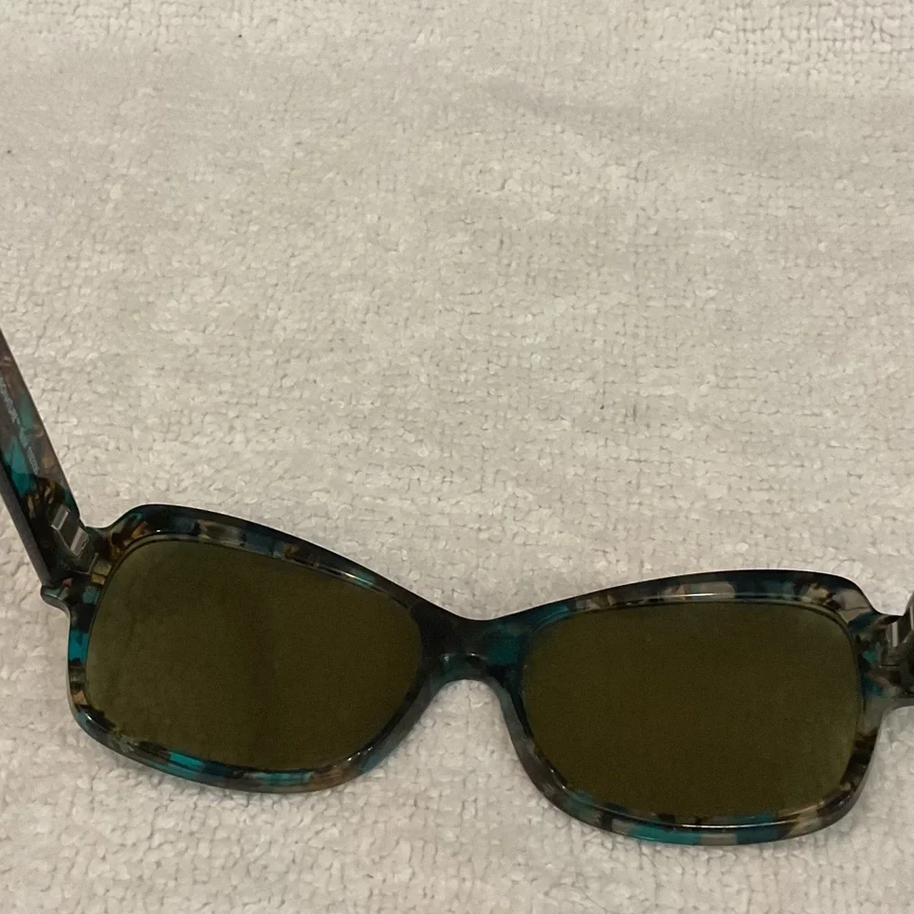 Stylish Tortoise Shell Sunglasses
